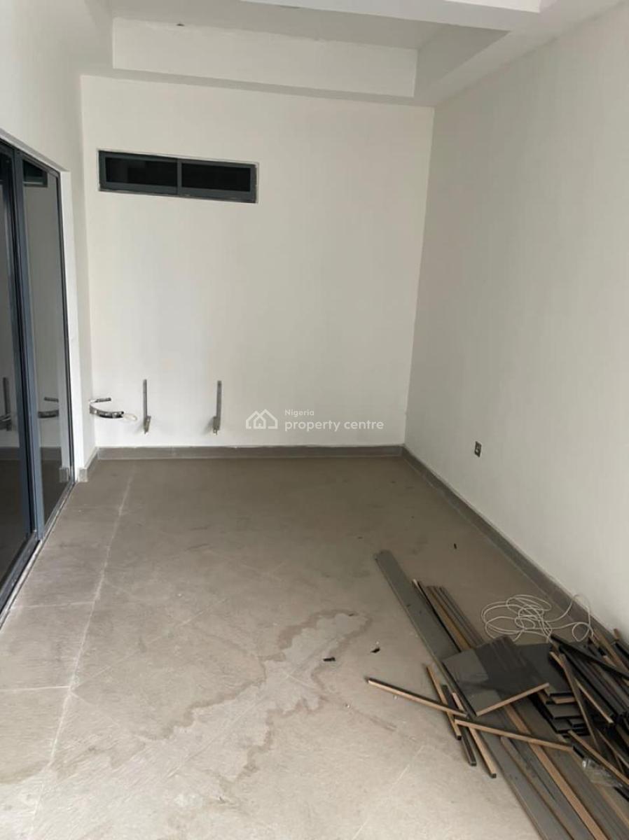 Luxurious and Smart Service 3 Bedroom Flat Upstairs with a Room Bq, Off Admiralty, Lekki Phase 1, Lekki, Lagos, Flat / Apartment for Rent