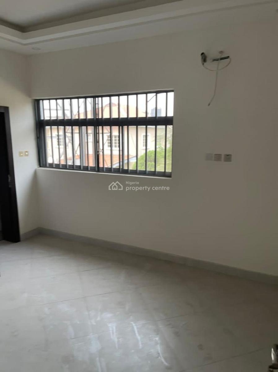 Luxurious and Smart Service 3 Bedroom Flat Upstairs with a Room Bq, Off Admiralty, Lekki Phase 1, Lekki, Lagos, Flat / Apartment for Rent