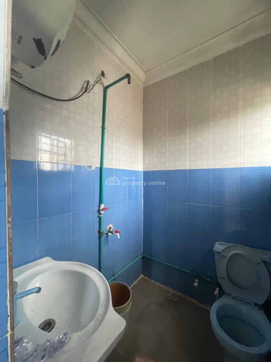 Spacious 3 Bed Upstairs, Ado, Ado, Ajah, Lagos, House for Rent