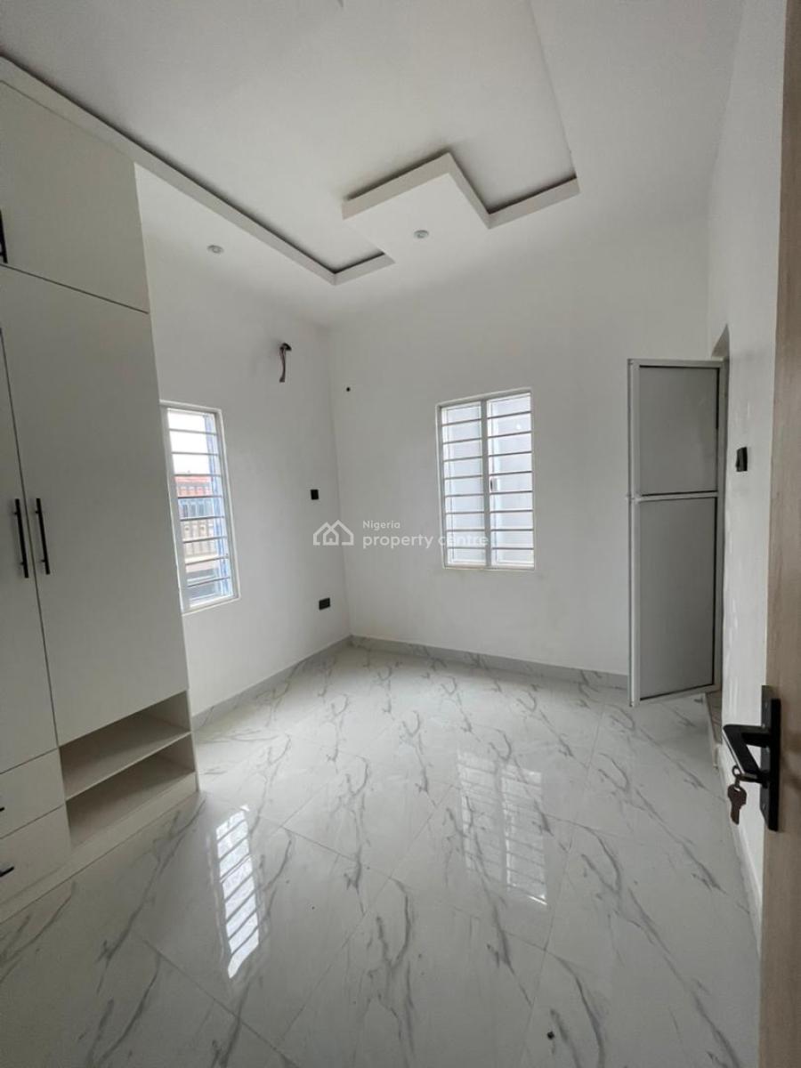 3 Bedroom Flat in Ikorodu Perfect Area, Ginti Ikorodu Lagos in a Good and Secure Location, Ikorodu, Lagos, Detached Bungalow for Sale