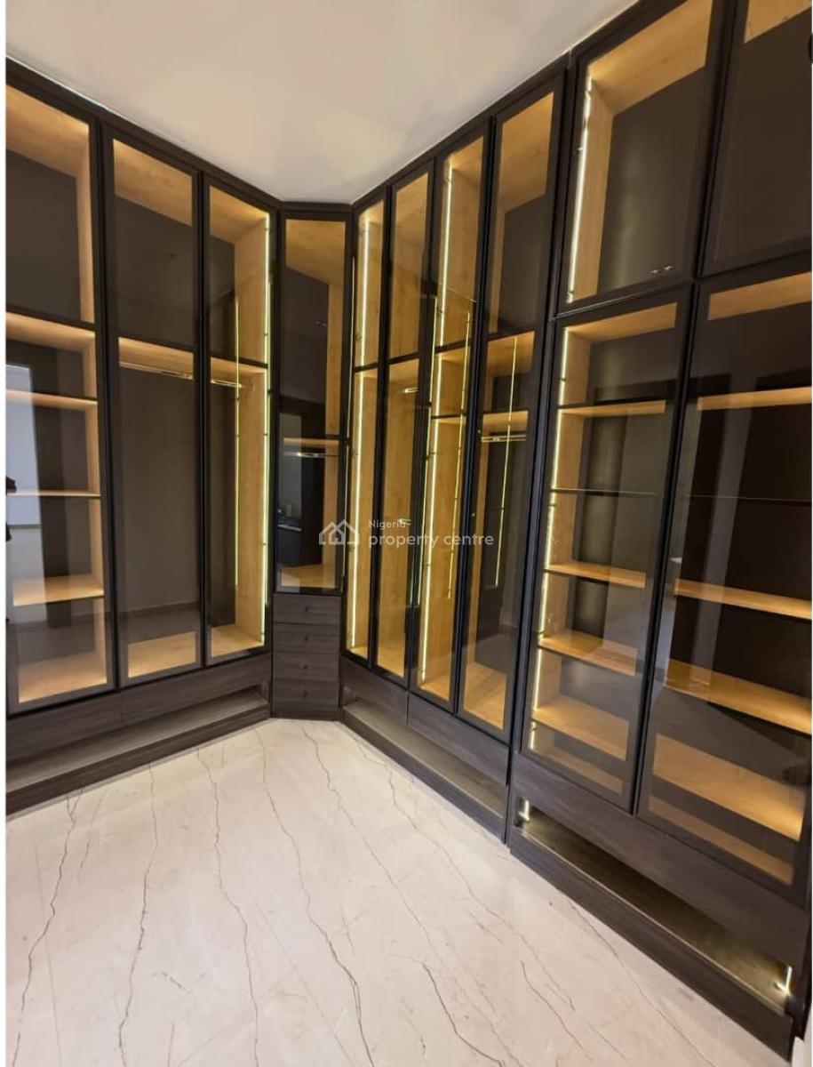 7 Bedroom Detached Duplex Spacious Compound Maitama, Maitama District, Abuja, Detached Duplex for Sale