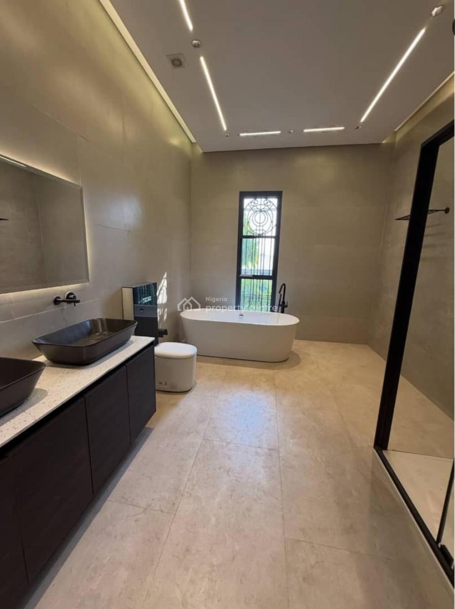 7 Bedroom Detached Duplex Spacious Compound Maitama, Maitama District, Abuja, Detached Duplex for Sale