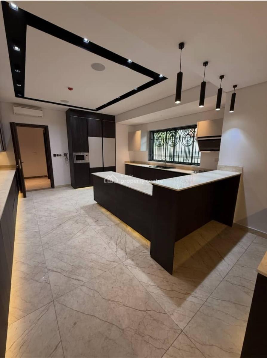 7 Bedroom Detached Duplex Spacious Compound Maitama, Maitama District, Abuja, Detached Duplex for Sale