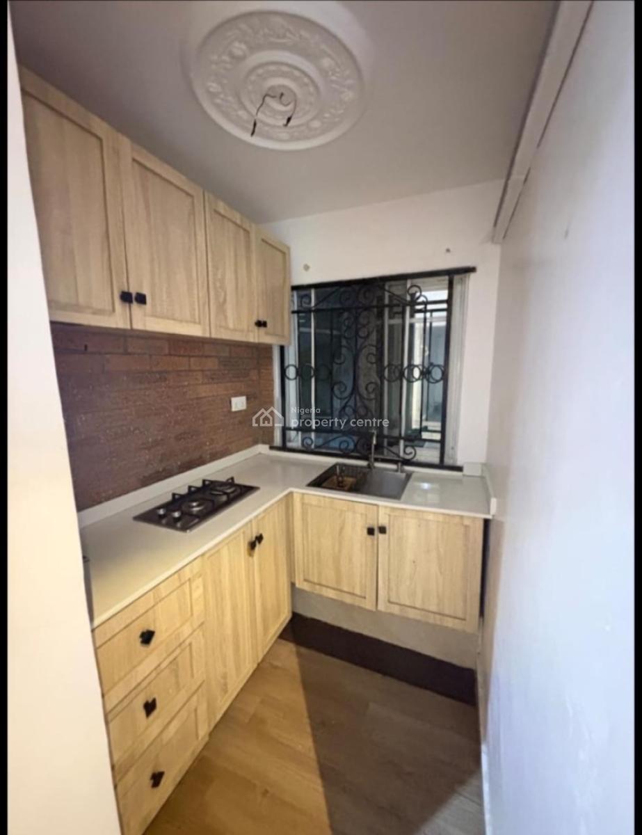 Spacious 1 Bedroom Penthouse Apartment with 2 Balconies, Lekki Phase One Lagos, Lekki Phase 1, Lekki, Lagos, Mini Flat (room and Parlour) for Rent