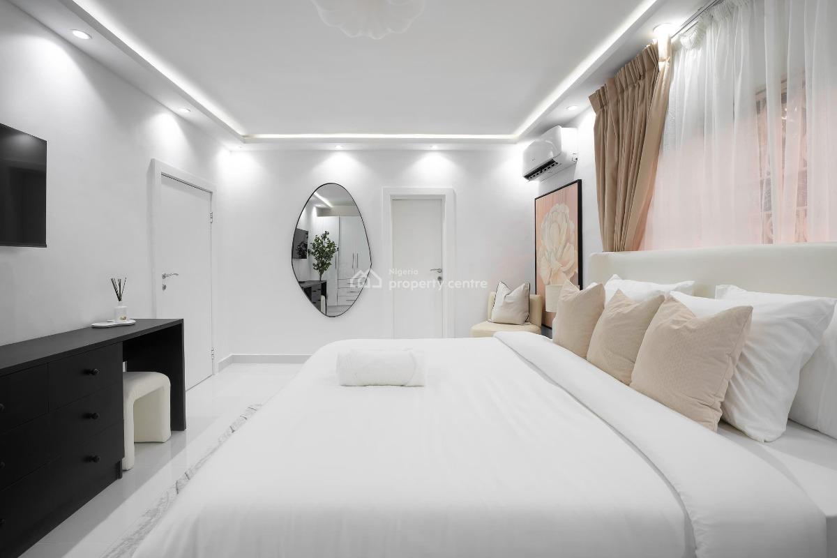 a Quiet Luxury Three-bedroom, Ikoyi, Lagos, Flat / Apartment Short Let