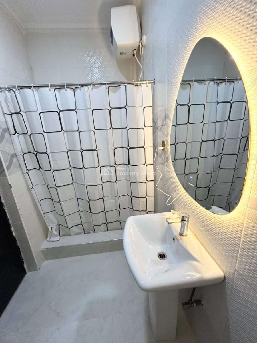 3 Bedroom Apartments, Ugbor G.r.a, Benin, Oredo, Edo, Flat / Apartment Short Let