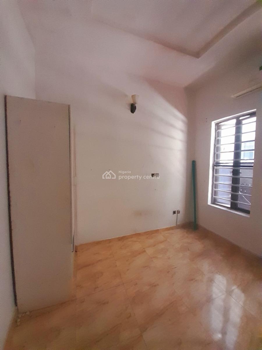 Room in a Shared Apartment in an Estate Along Orchid Road, Lekki, Orchid Road, Lekki, Lagos, Self Contain (single Rooms) for Rent