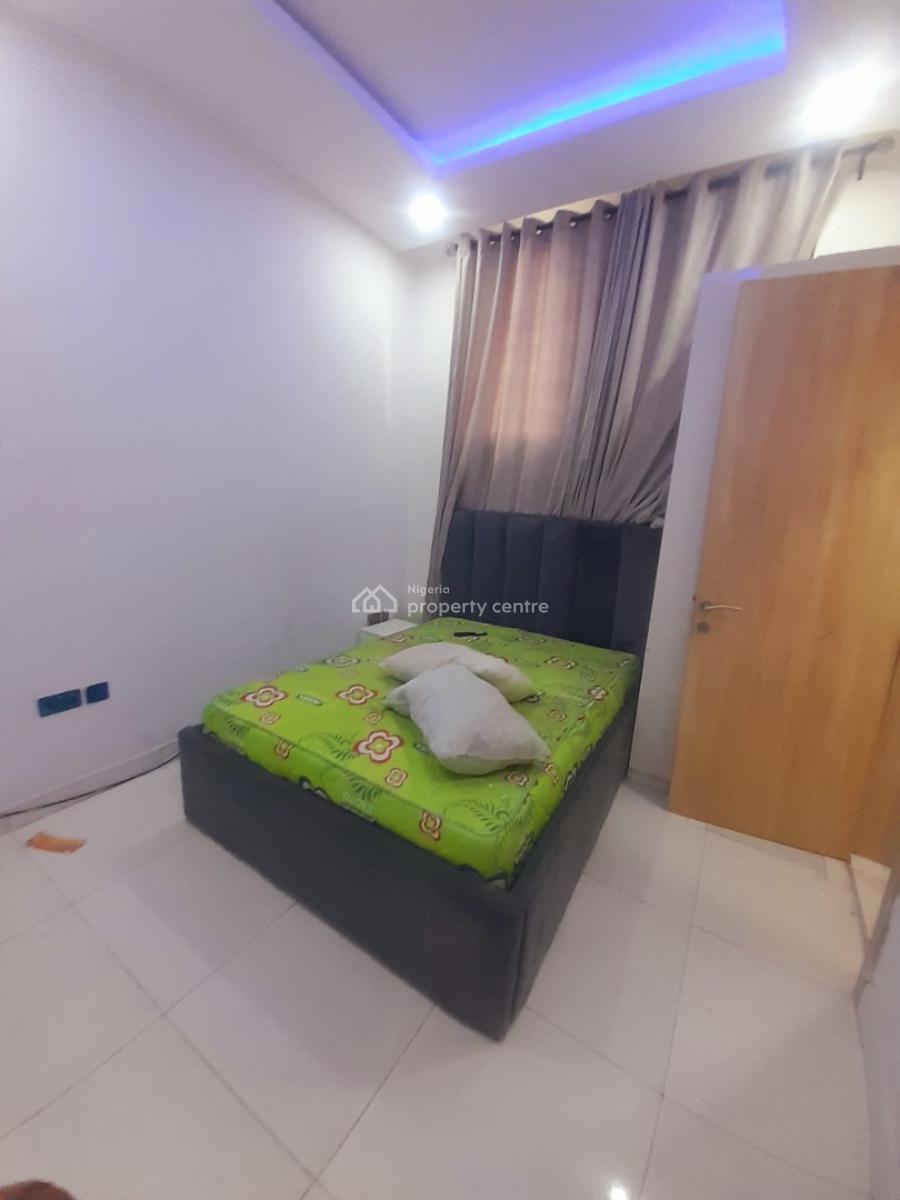 Furnished & Serviced Room in a Duplex (shared Apartment), Orchid Road, Lekki, Lagos, Self Contain (single Rooms) for Rent
