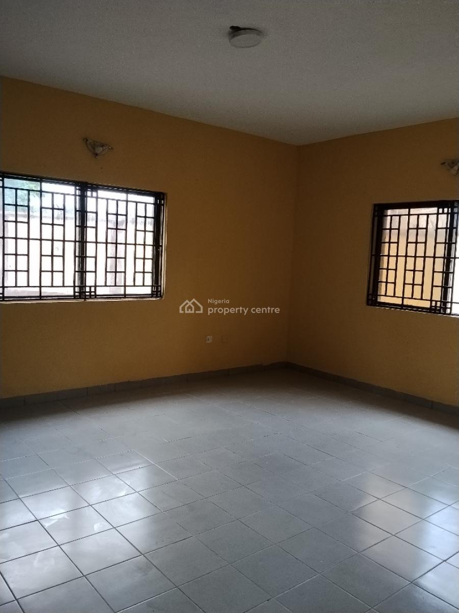 Three Bedroom Flat, Lekki Phase 1, Lekki, Lagos, Flat / Apartment for Rent