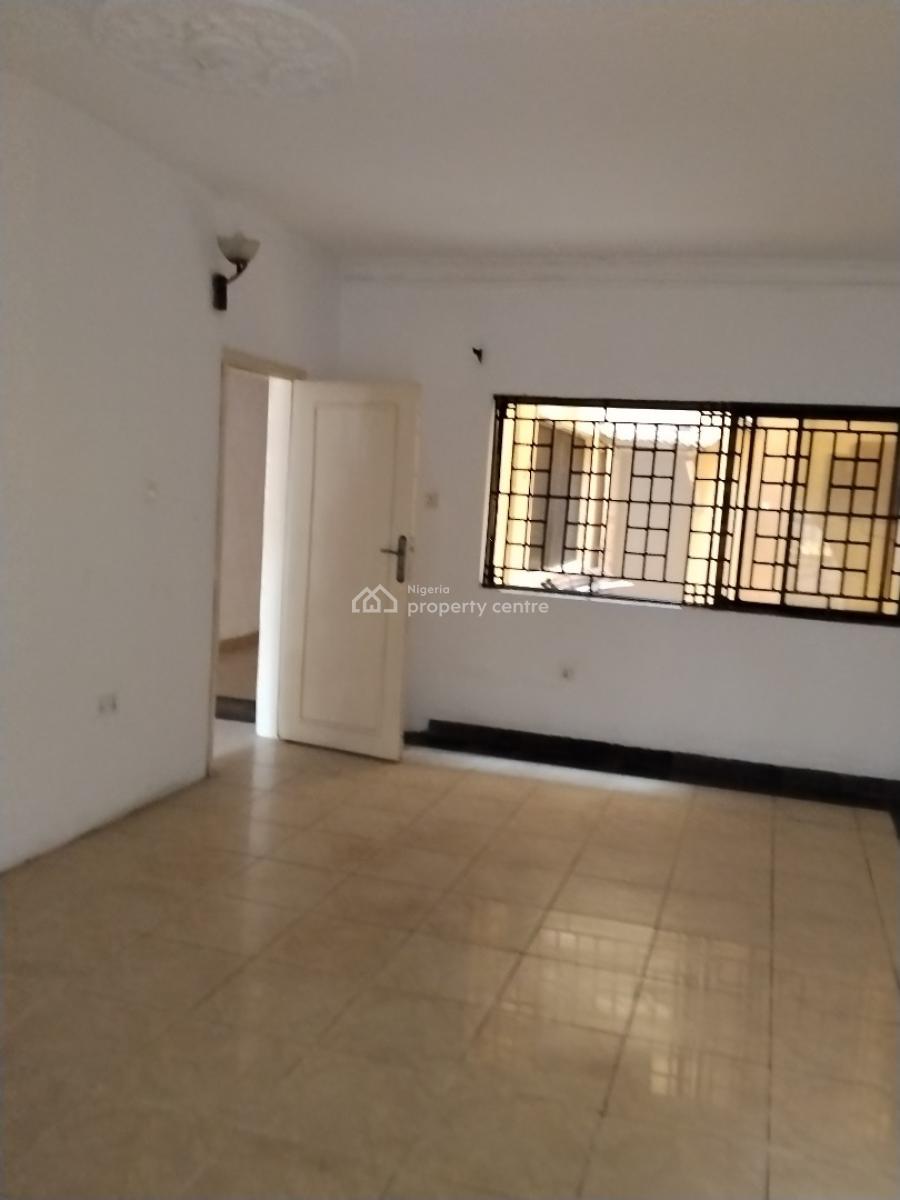 Three Bedroom Flat, Lekki Phase 1, Lekki, Lagos, Flat / Apartment for Rent