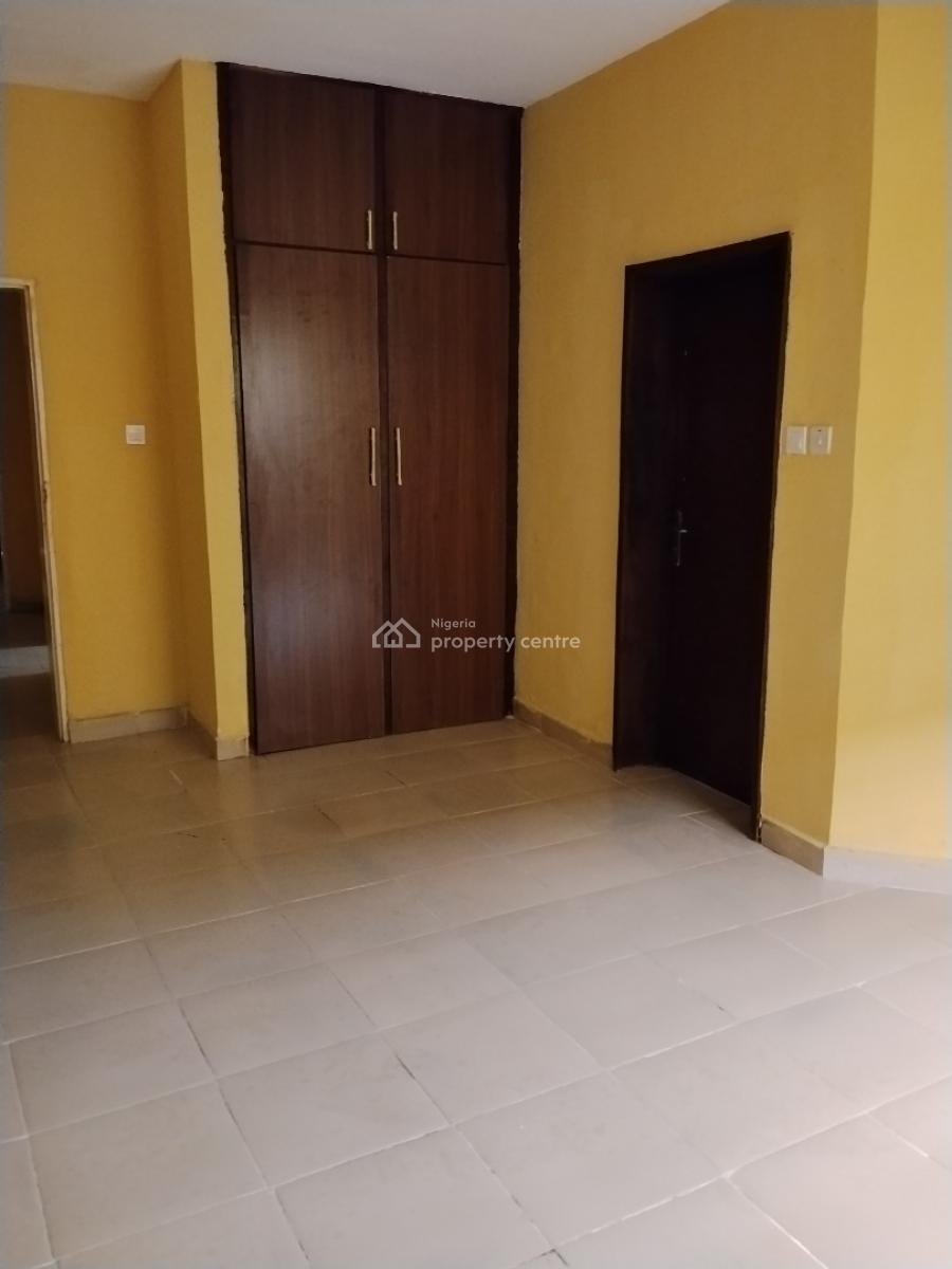 Three Bedroom Flat, Lekki Phase 1, Lekki, Lagos, Flat / Apartment for Rent