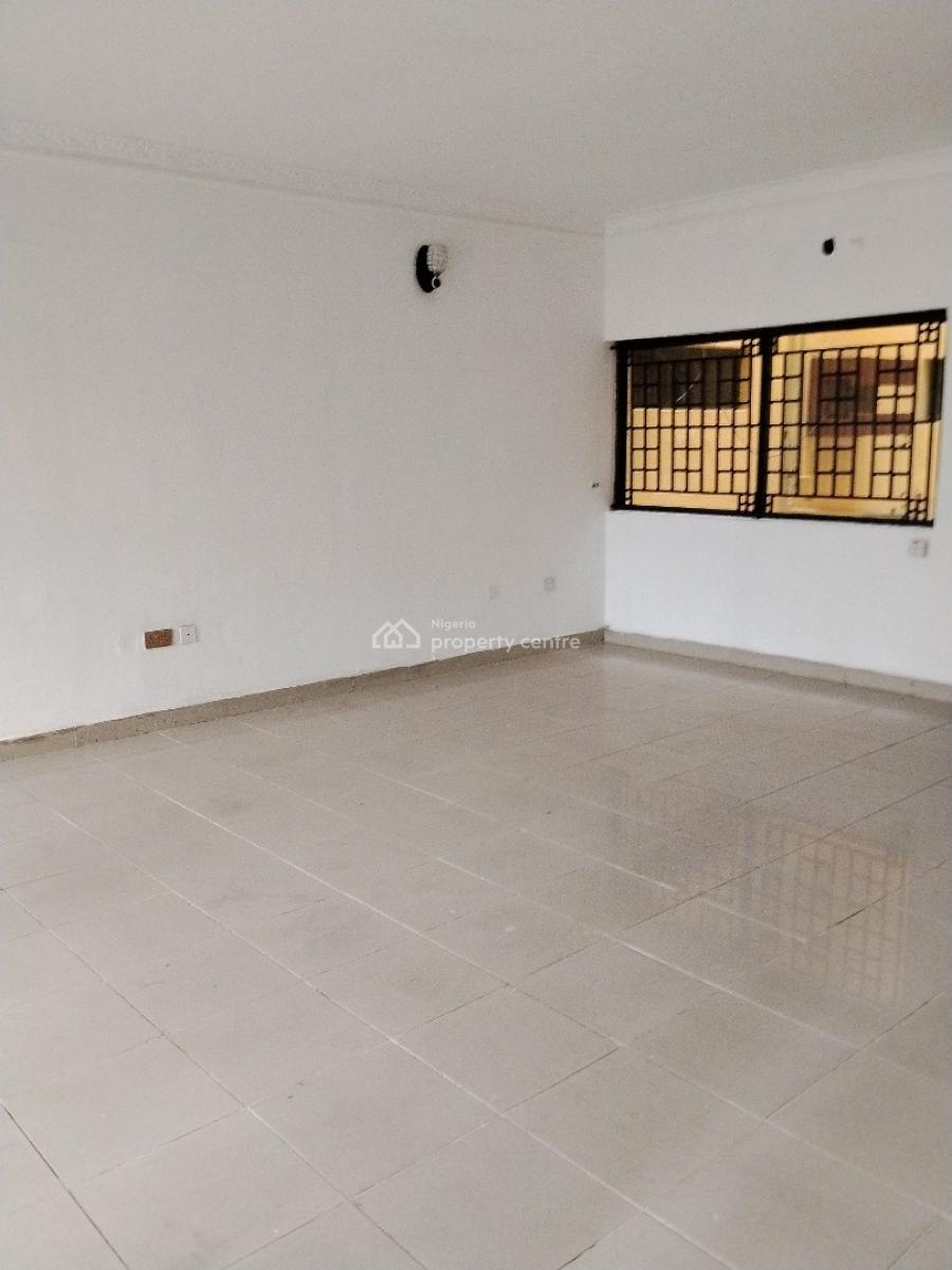 Three Bedroom Flat, Lekki Phase 1, Lekki, Lagos, Flat / Apartment for Rent