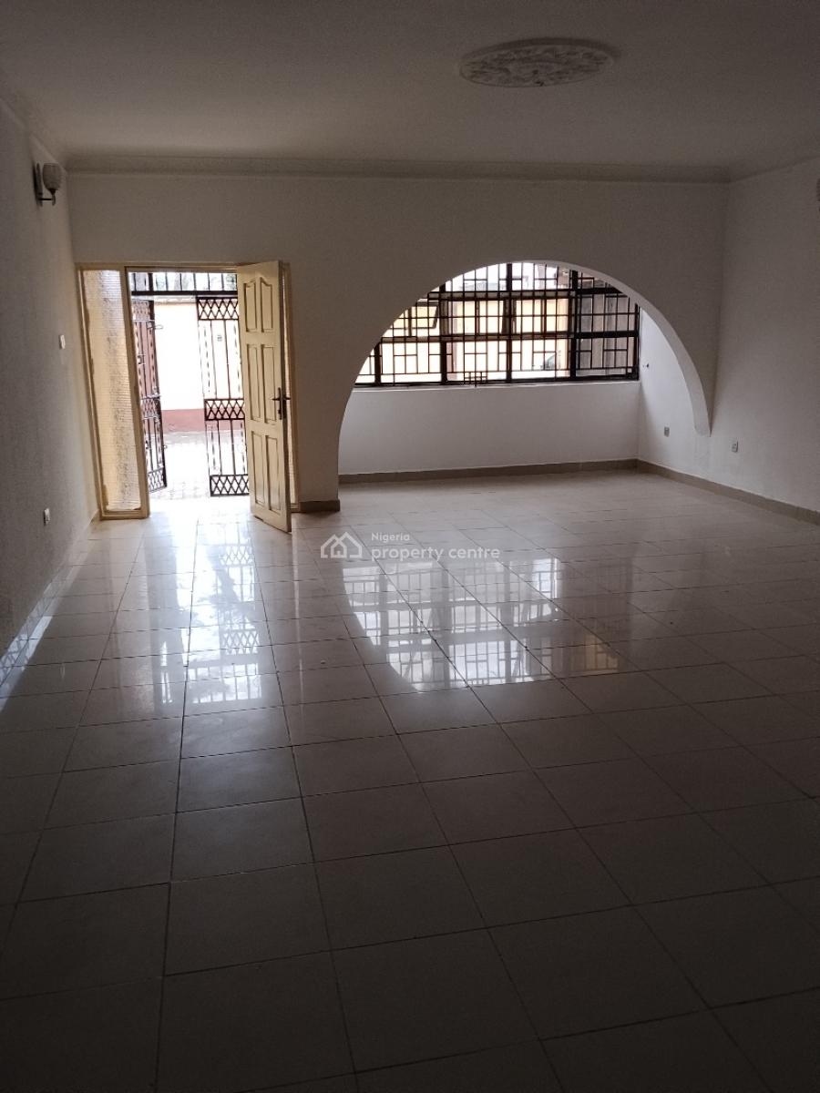 Three Bedroom Flat, Lekki Phase 1, Lekki, Lagos, Flat / Apartment for Rent