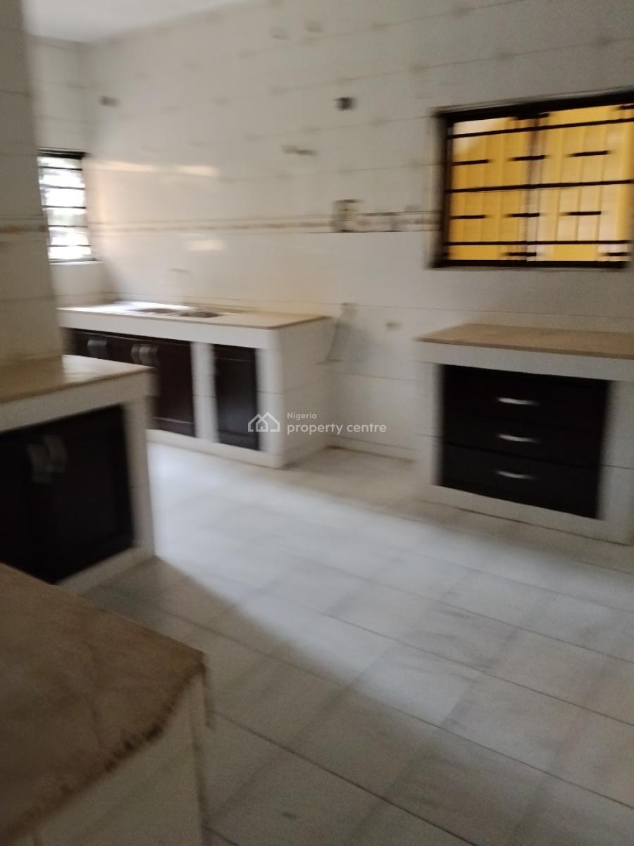 Three Bedroom Flat, Lekki Phase 1, Lekki, Lagos, Flat / Apartment for Rent