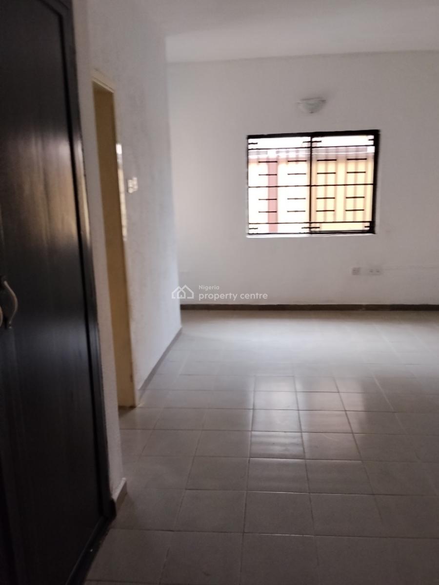 Three Bedroom Flat, Lekki Phase 1, Lekki, Lagos, Flat / Apartment for Rent