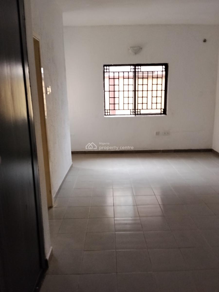 Three Bedroom Flat, Lekki Phase 1, Lekki, Lagos, Flat / Apartment for Rent