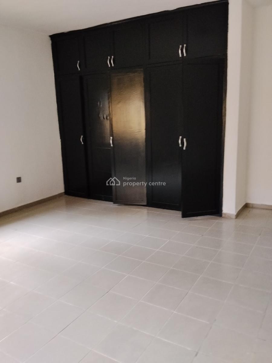 Three Bedroom Flat, Lekki Phase 1, Lekki, Lagos, Flat / Apartment for Rent