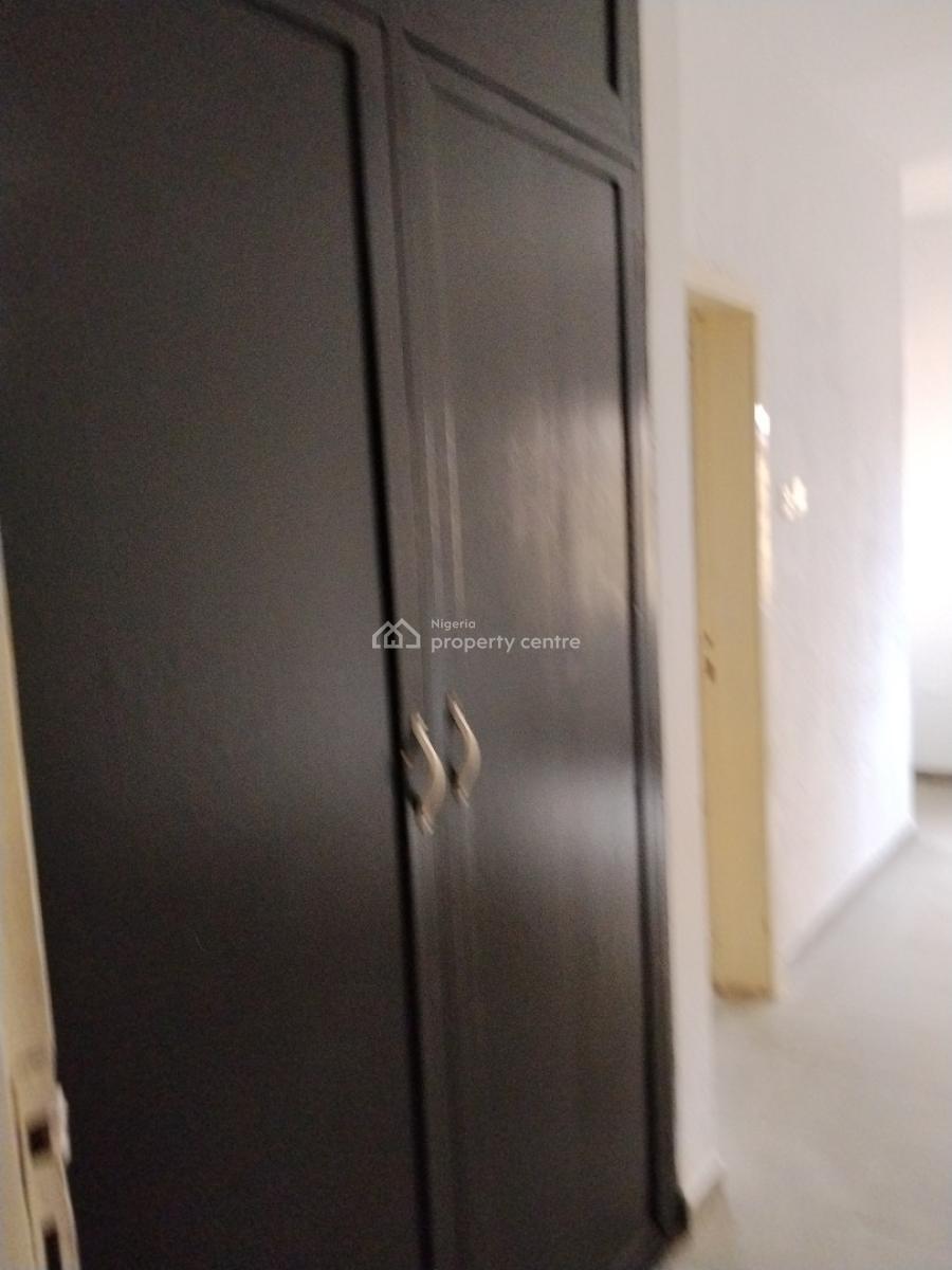 Three Bedroom Flat, Lekki Phase 1, Lekki, Lagos, Flat / Apartment for Rent