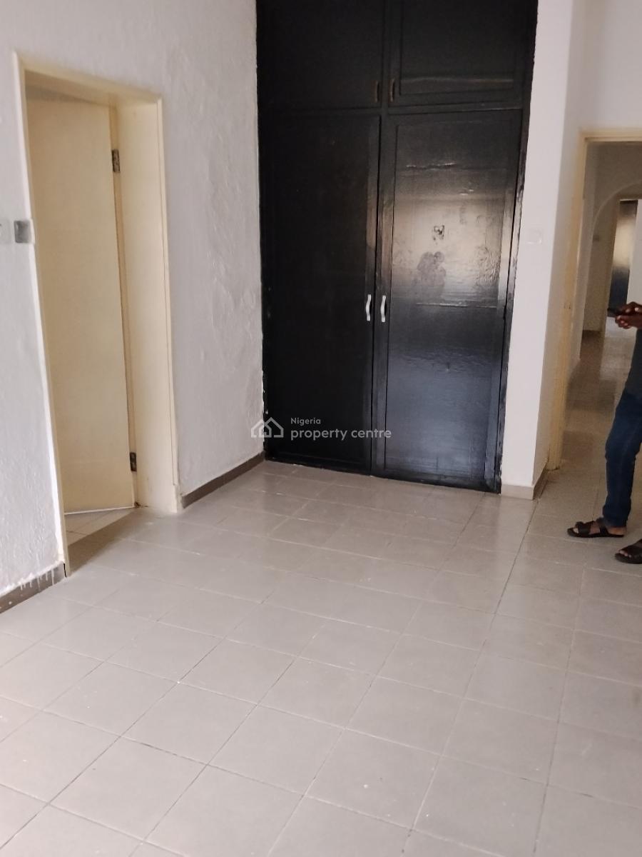 Three Bedroom Flat, Lekki Phase 1, Lekki, Lagos, Flat / Apartment for Rent