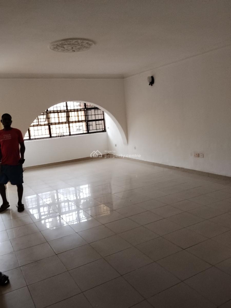 Three Bedroom Flat, Lekki Phase 1, Lekki, Lagos, Flat / Apartment for Rent