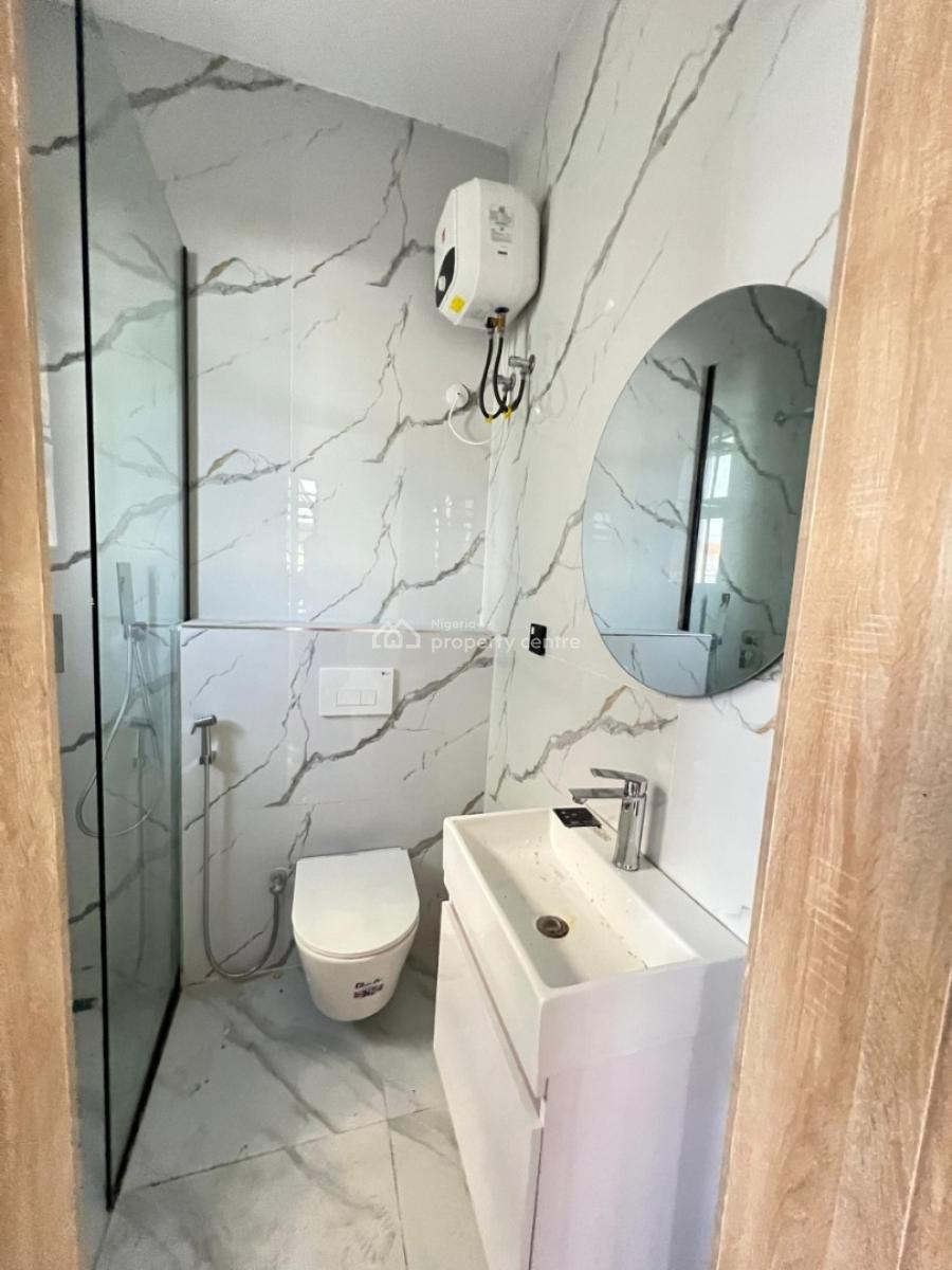 4 Bedroom Terrace with Boys Quarters and Inverter, Lekki Phase 1, Lekki, Lagos, Terraced Duplex for Sale