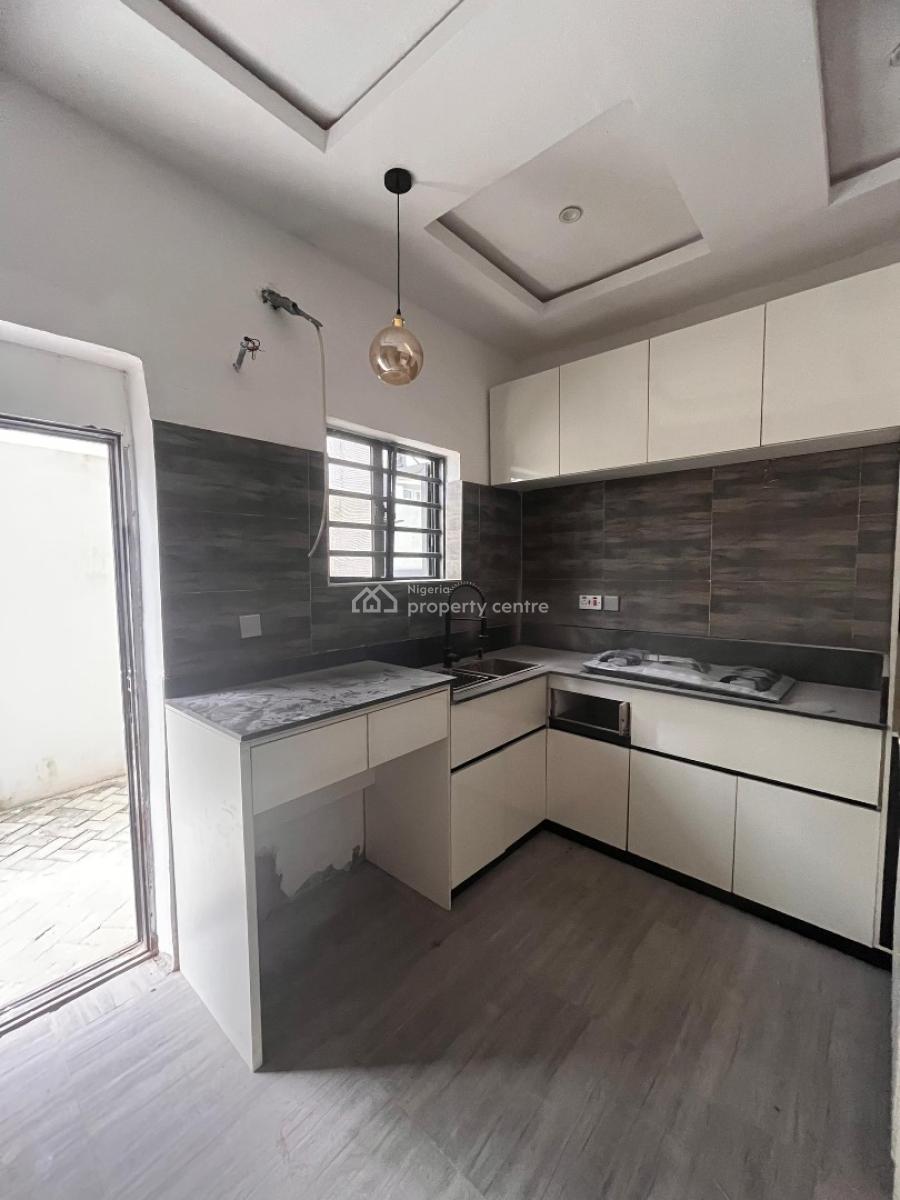 Lovely 4 Bedroom Terrace, Chevron, Lekki Phase 1, Lekki, Lagos, Terraced Duplex for Sale