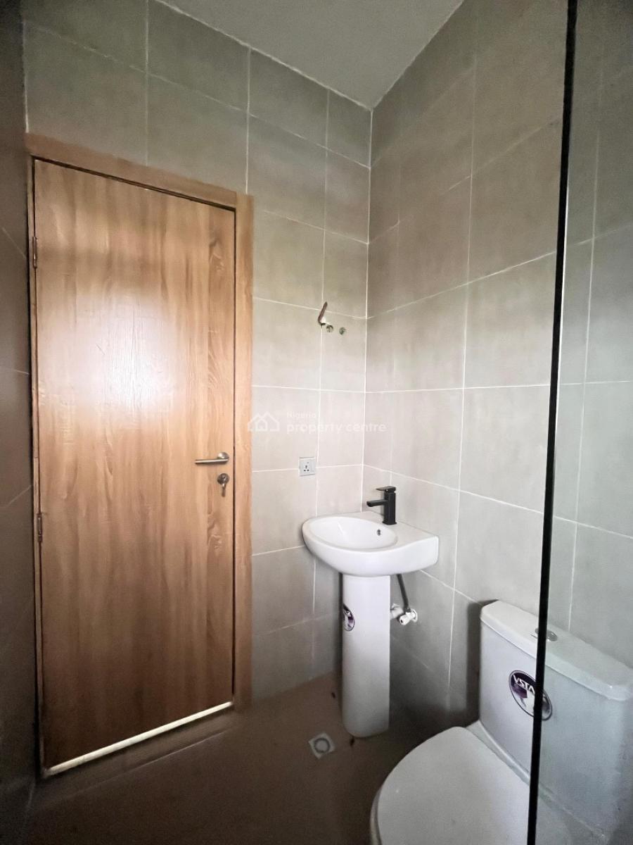 Lovely 4 Bedroom Terrace, Chevron, Lekki Phase 1, Lekki, Lagos, Terraced Duplex for Sale