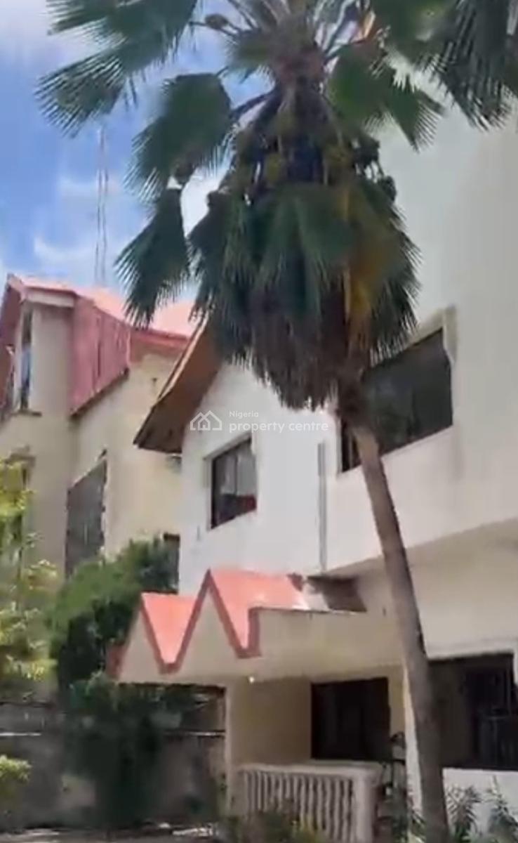 Office Use Only 7 Bedroom Detached with 1bq and 1 Store.  Price: 60m P, Location: Victoria Island.  Agency: 10% Legal: 10%, Victoria Island (vi), Lagos, Commercial Property for Rent