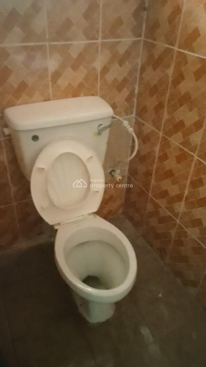 3 Bedroom Flat Upstairs, Atlantic View Estate Off Alpha Beach Road Chevron Axis, Lekki, Lagos, Flat / Apartment for Rent