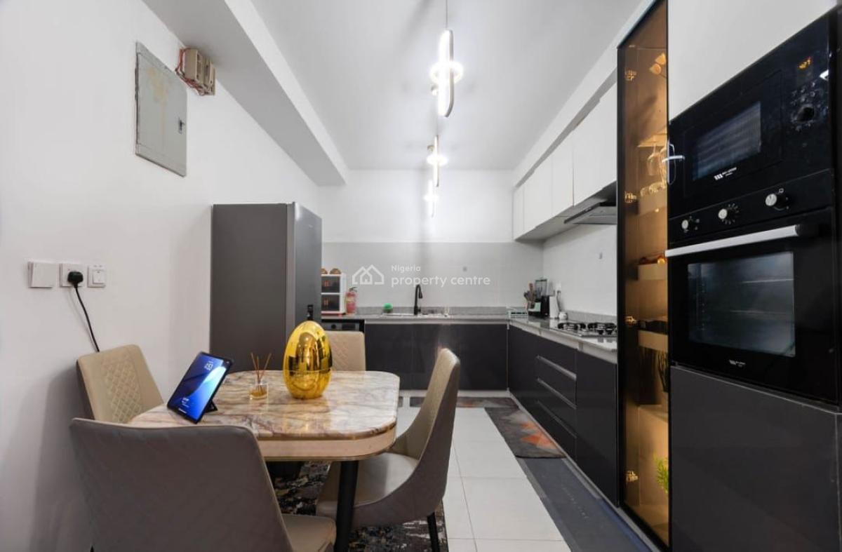 Book This Luxurious 2 Bedroom Apartment with Pool and Ps5, Admiralty Way, Lekki Phase 1, Lekki, Lagos, Flat / Apartment Short Let