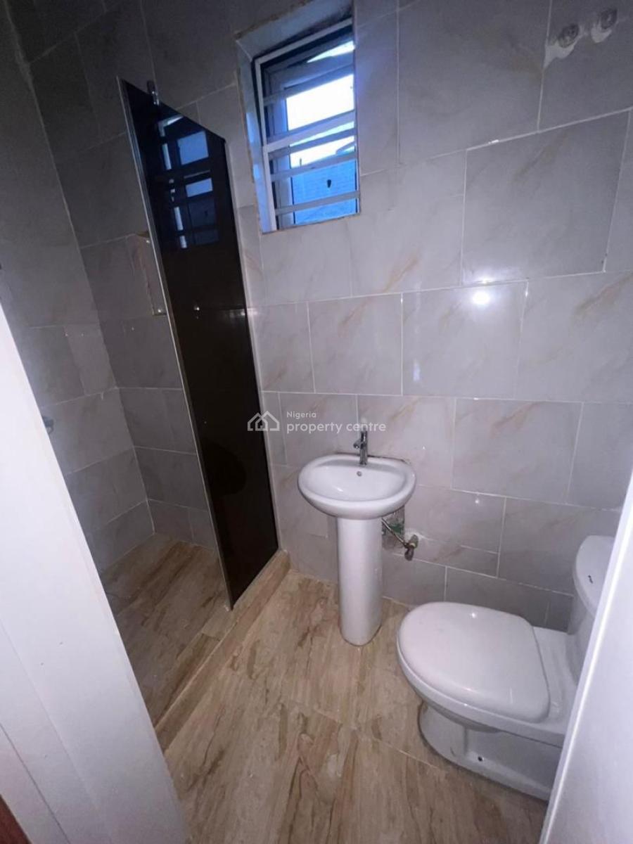 Big Single Room Downstairs in a Shared Duplex, Orchid Lekki Lagos, Lekki, Lagos, Flat / Apartment for Rent