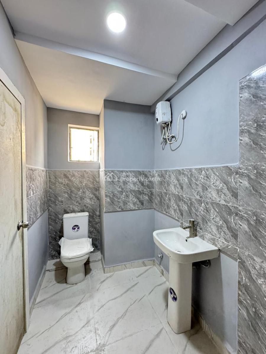 3 Bedroom Apartment, Surulere, Lagos, Block of Flats for Sale