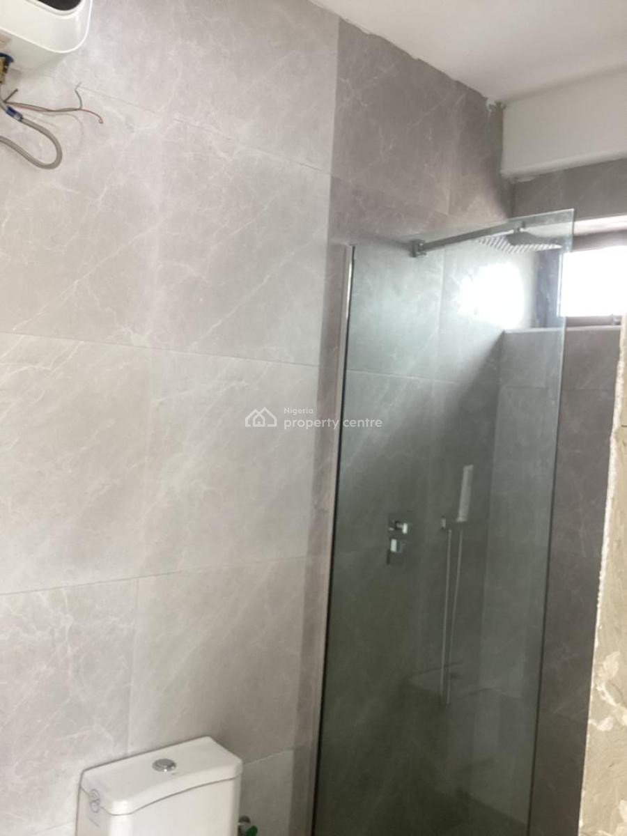 Newly Out  Brand New Luxurious 2/3 Bedroom Flat in Phase One with a Bq, Off Admiralty, Lekki Phase 1, Lekki, Lagos, Flat / Apartment for Rent