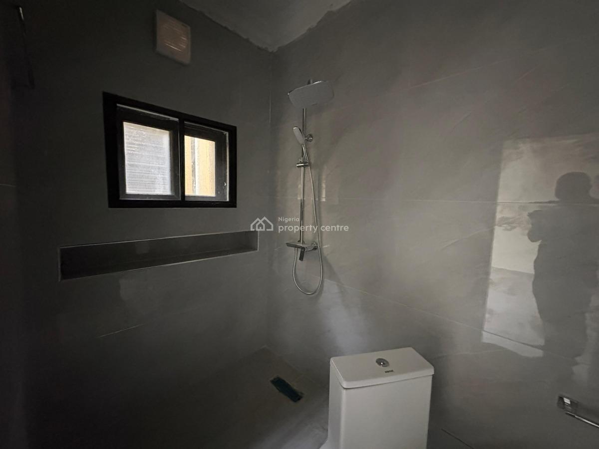 Newly Renovated 3-bedroom Apartment with a Room Bq, Off Admiralty, Lekki Phase 1, Lekki, Lagos, Flat / Apartment for Rent