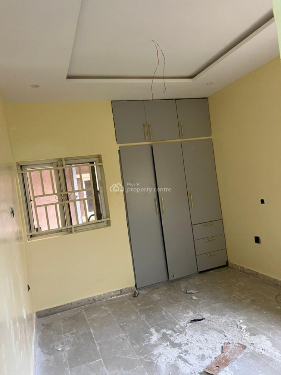 Newly Renovated Mini Flat with a Standard Kitchen, Off Admiralty Road, Lekki Phase 1, Lekki, Lagos, Flat / Apartment for Rent