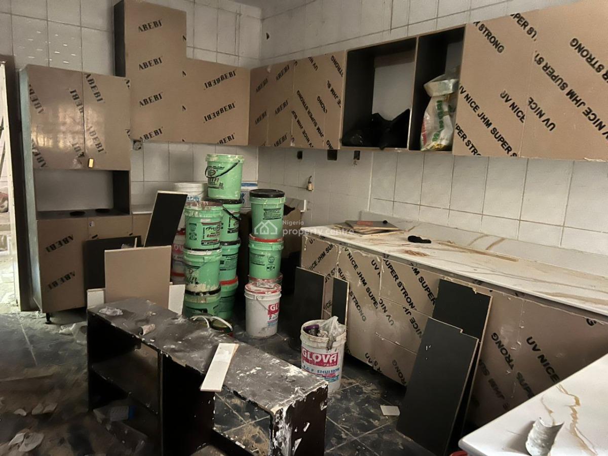 Newly Renovated Mini Flat with a Standard Kitchen, Off Admiralty Road, Lekki Phase 1, Lekki, Lagos, Flat / Apartment for Rent