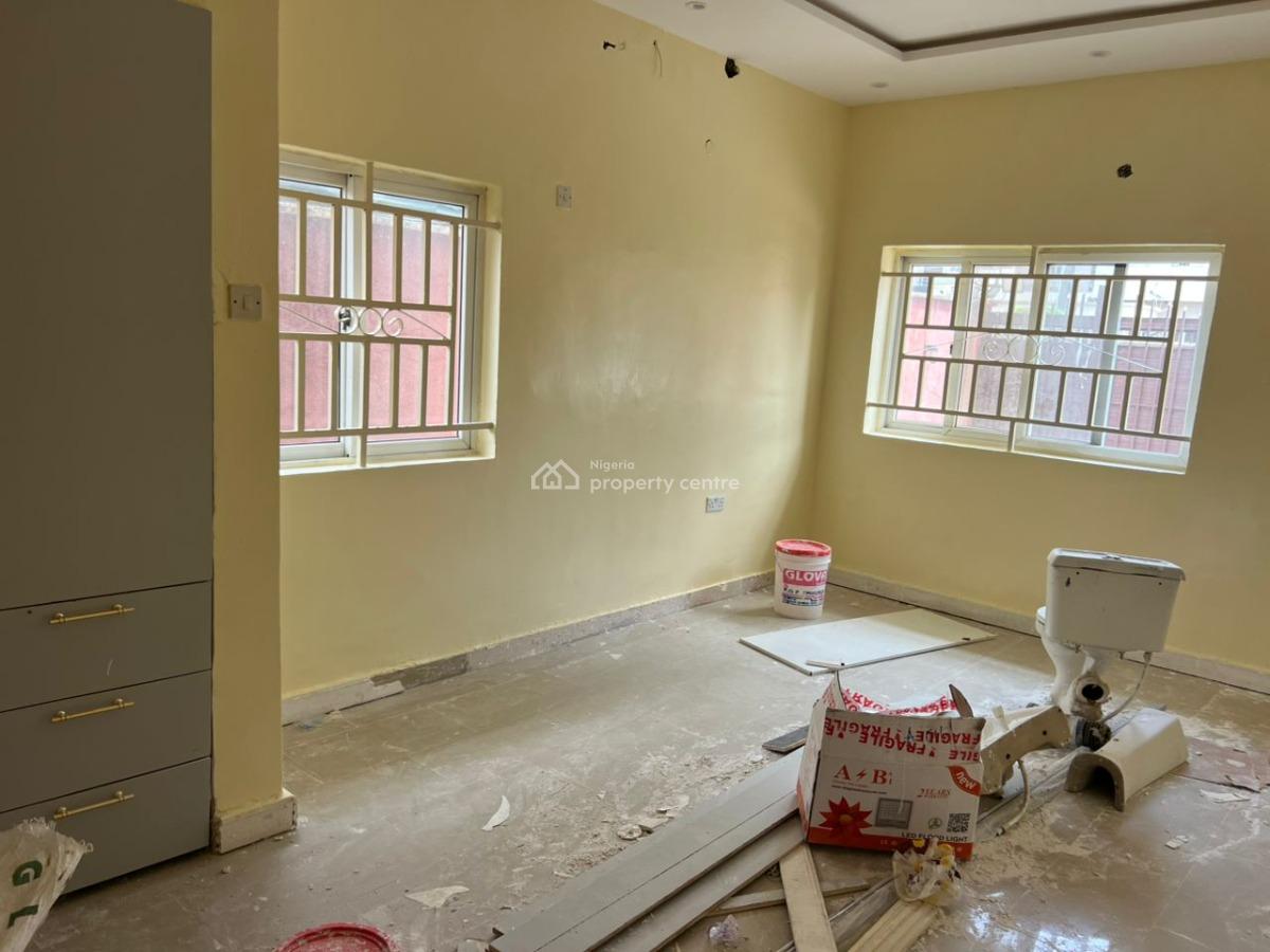 Newly Renovated Mini Flat with a Standard Kitchen, Off Admiralty Road, Lekki Phase 1, Lekki, Lagos, Flat / Apartment for Rent