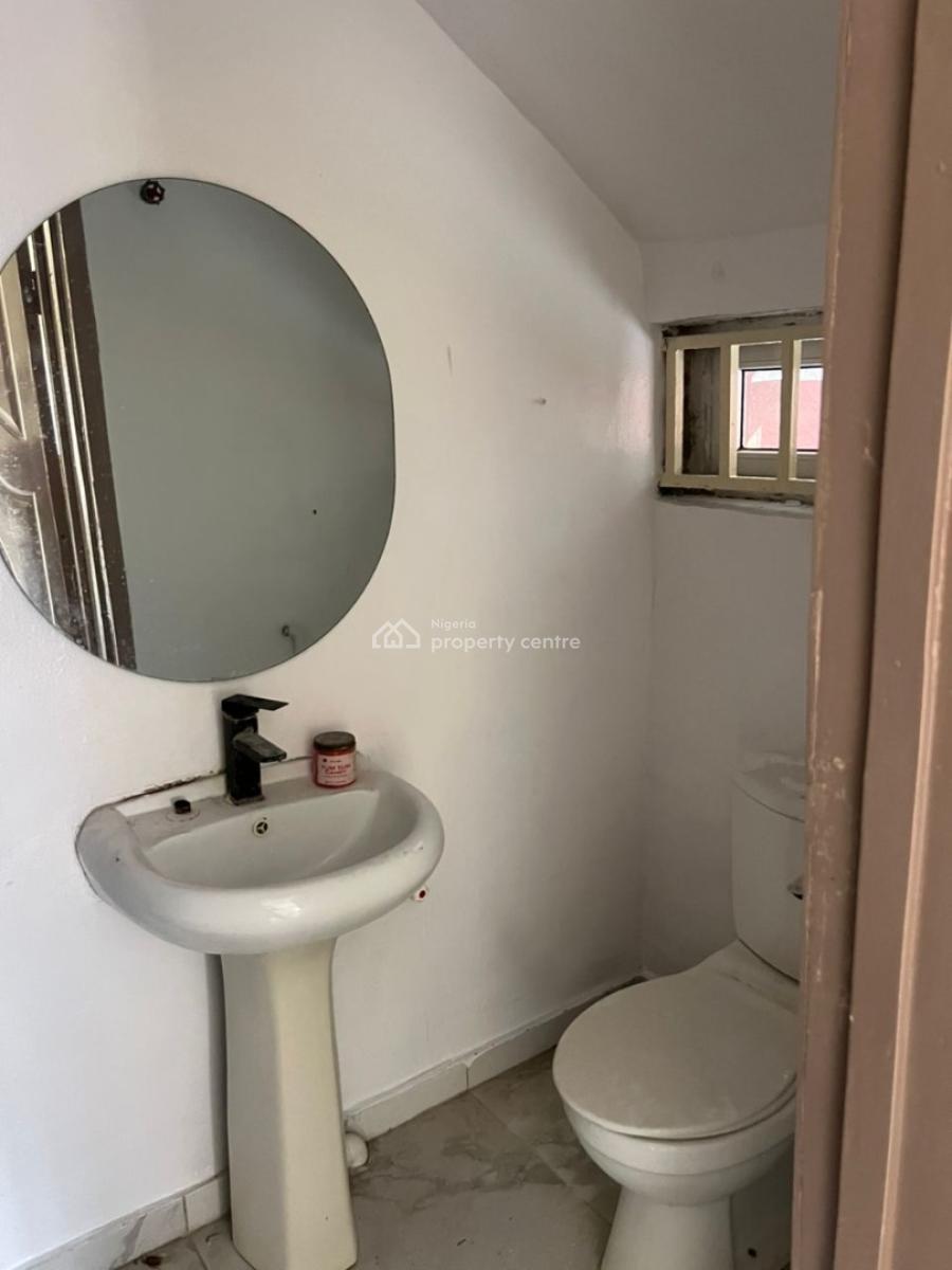 Newly Renovated Mini Flat with a Standard Kitchen, Off Admiralty Road, Lekki Phase 1, Lekki, Lagos, Flat / Apartment for Rent