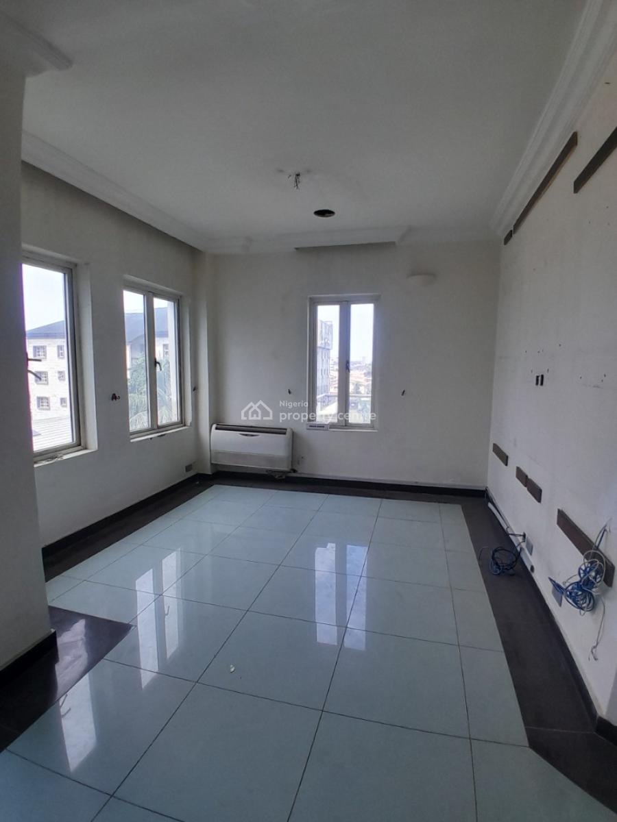 Two Bedrooms with a Room Bq, Off Yusuf Abiodun Street, Oniru, Victoria Island (vi), Lagos, Flat / Apartment for Rent