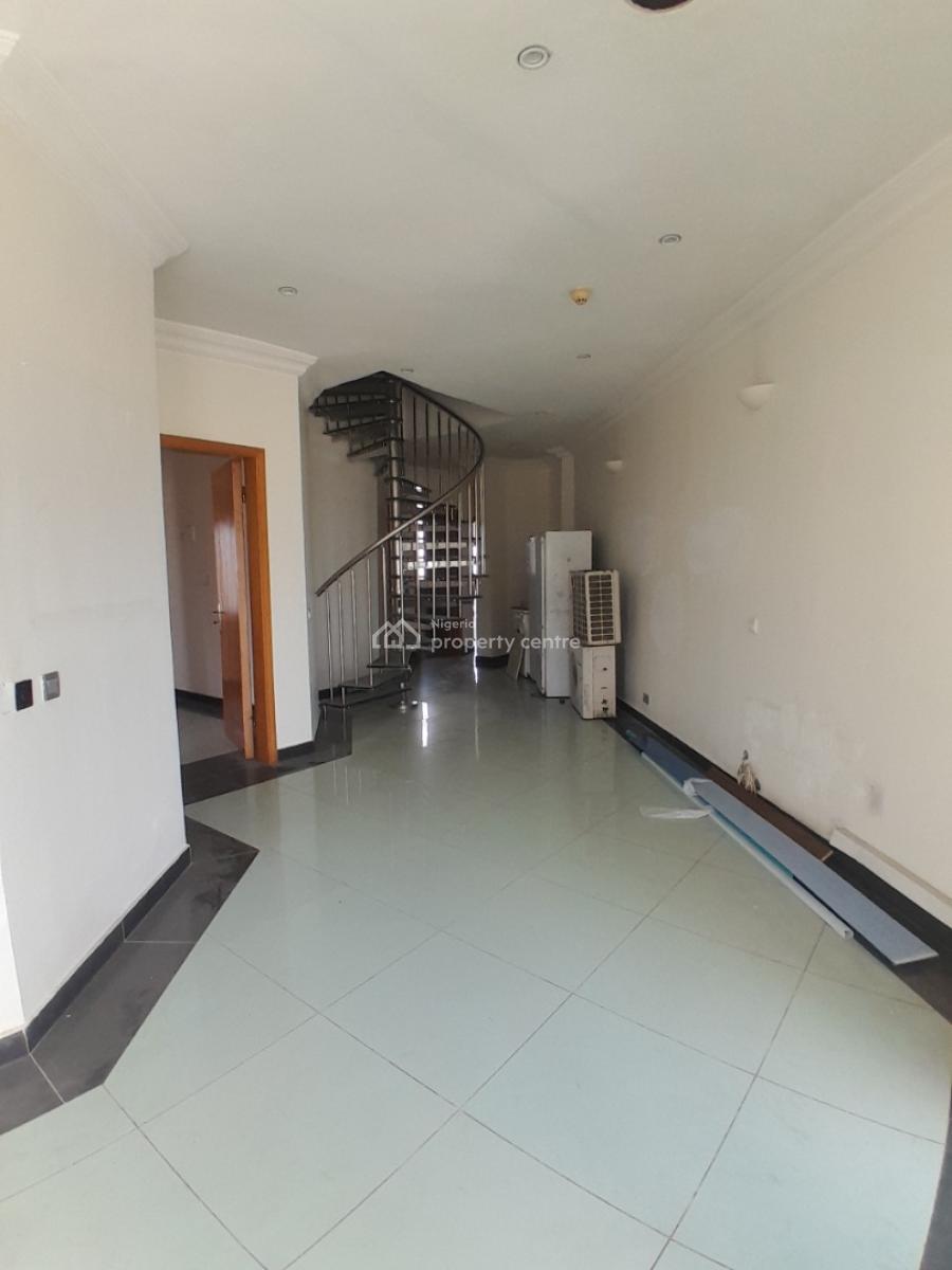 Two Bedrooms with a Room Bq, Off Yusuf Abiodun Street, Oniru, Victoria Island (vi), Lagos, Flat / Apartment for Rent