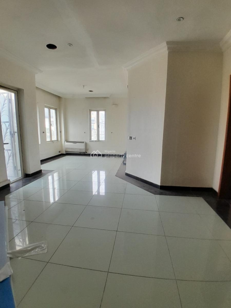 Two Bedrooms with a Room Bq, Off Yusuf Abiodun Street, Oniru, Victoria Island (vi), Lagos, Flat / Apartment for Rent