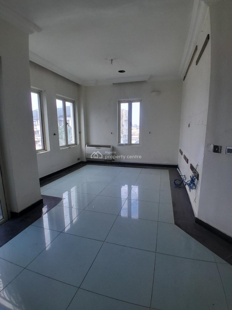 Two Bedrooms with a Room Bq, Off Yusuf Abiodun Street, Oniru, Victoria Island (vi), Lagos, Flat / Apartment for Rent