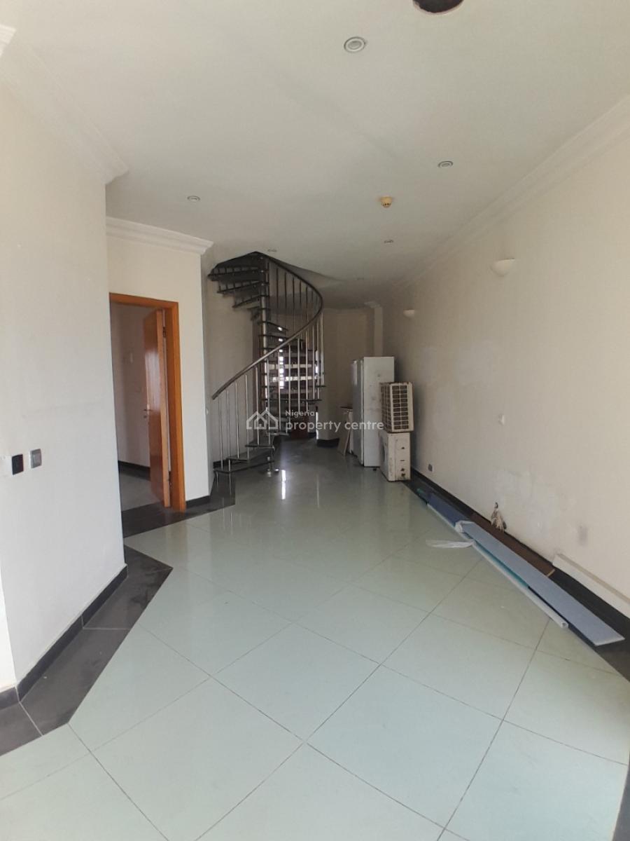 Two Bedrooms with a Room Bq, Off Yusuf Abiodun Street, Oniru, Victoria Island (vi), Lagos, Flat / Apartment for Rent