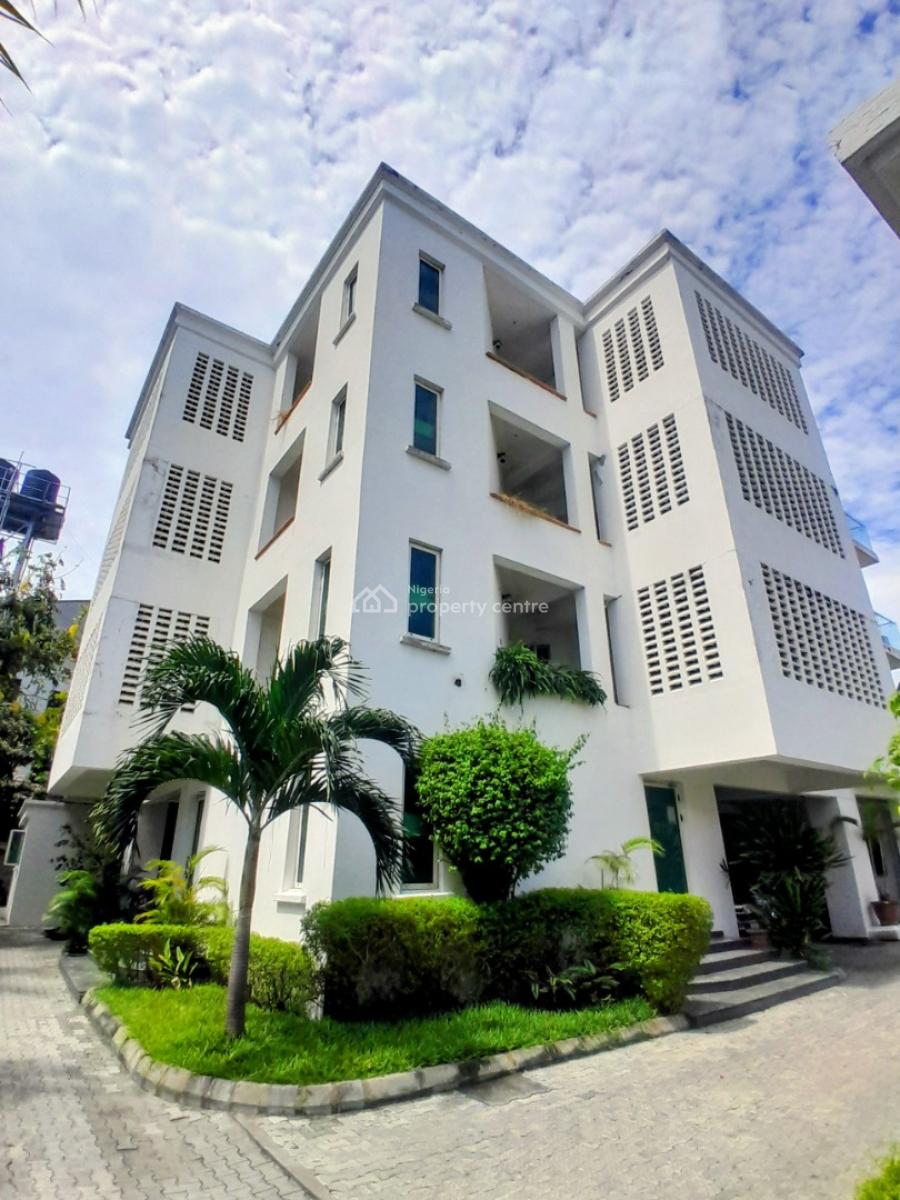 Two Bedrooms with a Room Bq, Off Yusuf Abiodun Street, Oniru, Victoria Island (vi), Lagos, Flat / Apartment for Rent