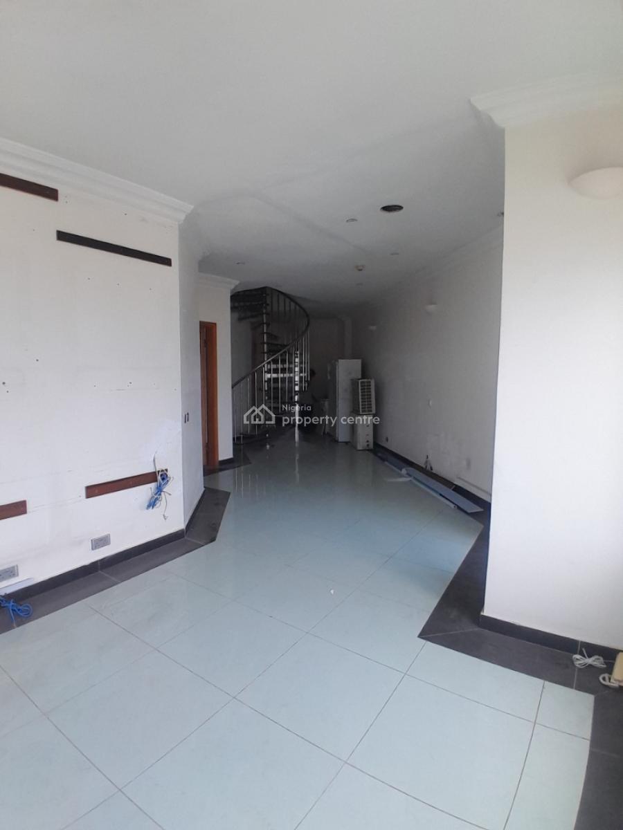 Two Bedrooms with a Room Bq, Off Yusuf Abiodun Street, Oniru, Victoria Island (vi), Lagos, Flat / Apartment for Rent