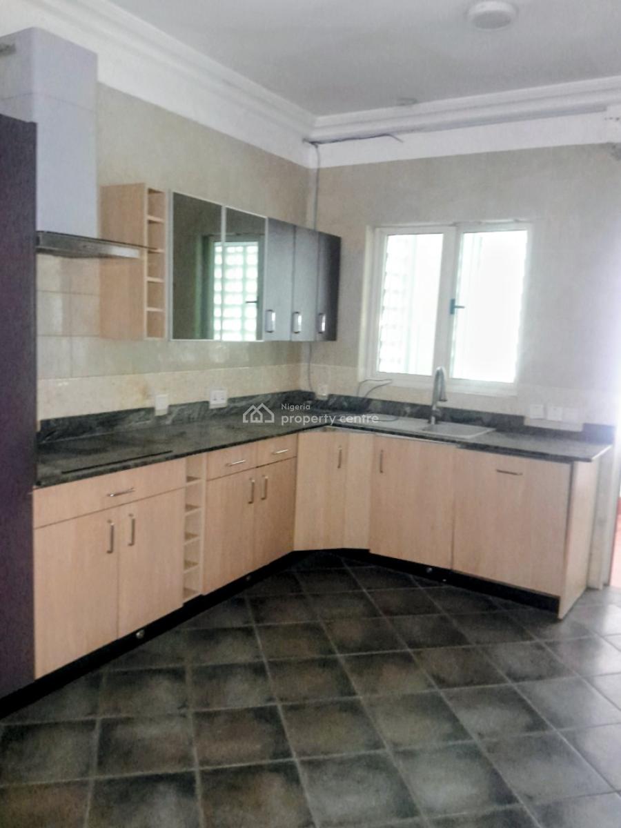 Two Bedrooms with a Room Bq, Off Yusuf Abiodun Street, Oniru, Victoria Island (vi), Lagos, Flat / Apartment for Rent