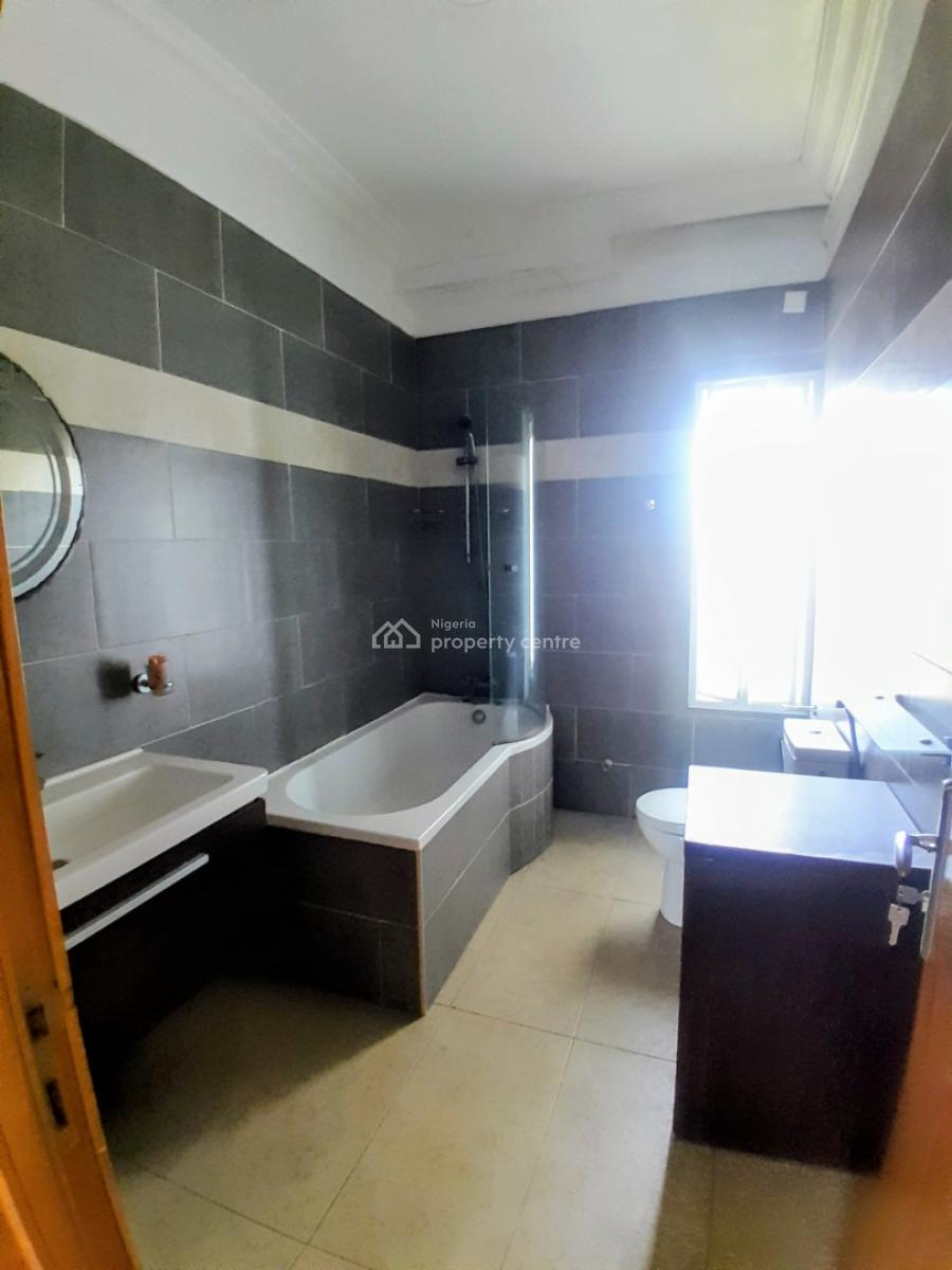 Two Bedrooms with a Room Bq, Off Yusuf Abiodun Street, Oniru, Victoria Island (vi), Lagos, Flat / Apartment for Rent