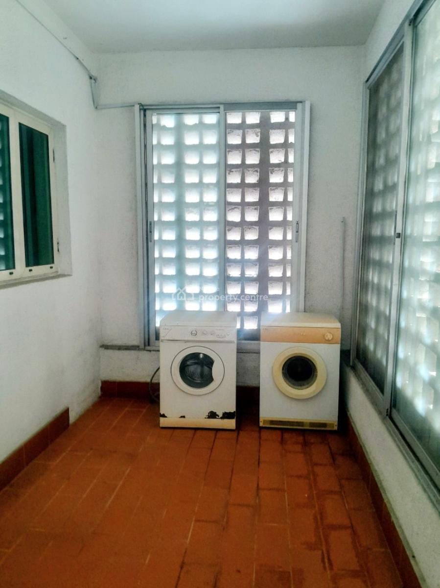 Two Bedrooms with a Room Bq, Off Yusuf Abiodun Street, Oniru, Victoria Island (vi), Lagos, Flat / Apartment for Rent