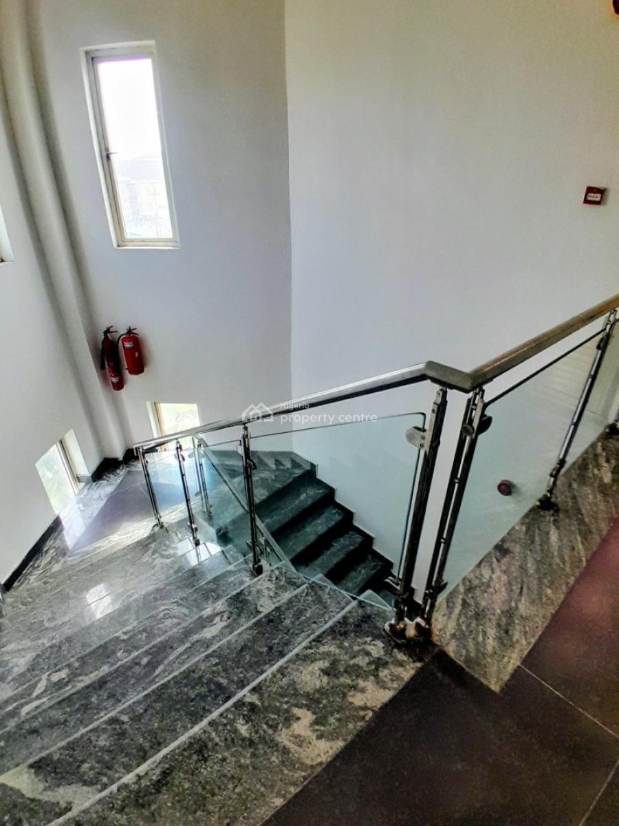 Two Bedrooms with a Room Bq, Off Yusuf Abiodun Street, Oniru, Victoria Island (vi), Lagos, Flat / Apartment for Rent