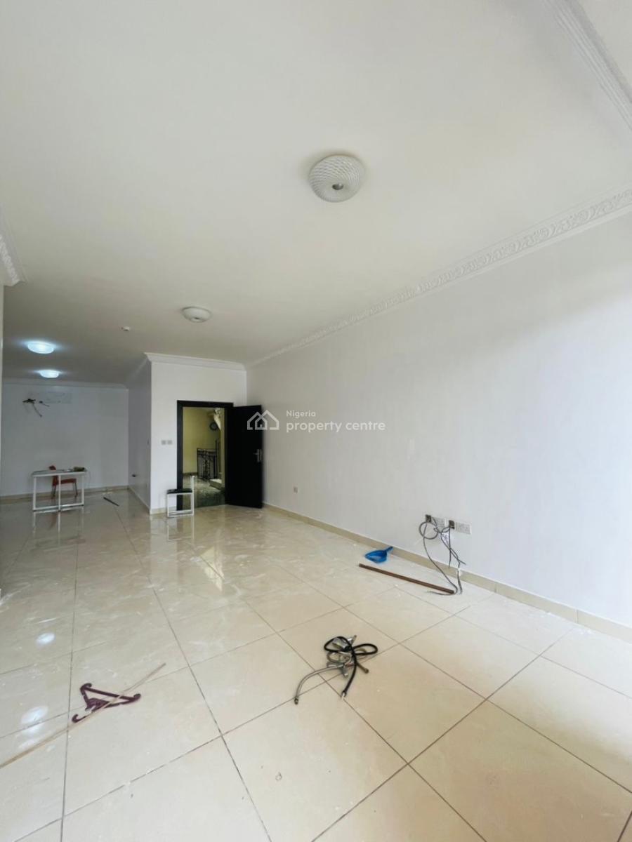 Well Built 3 Bedroom Apartment in a Secured Estate, Chevron Drive, Lekki, Lagos, House for Rent